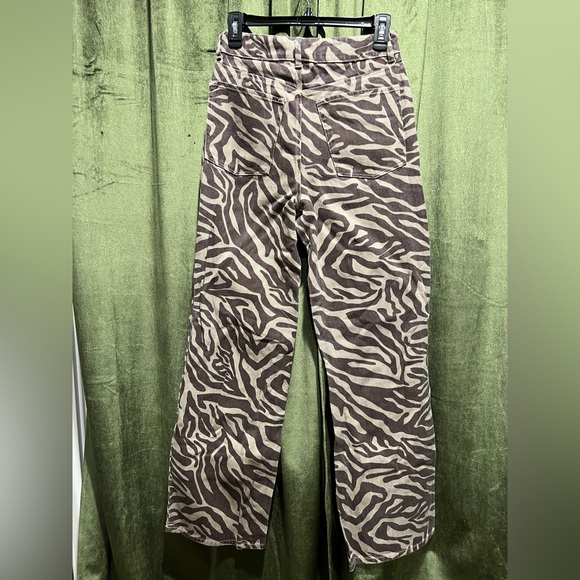 Zebra Print Pants - Picture 3 of 4